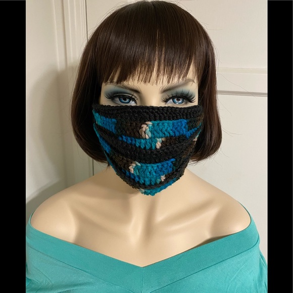 Hand-knitted Face Mask - Picture 9 of 10